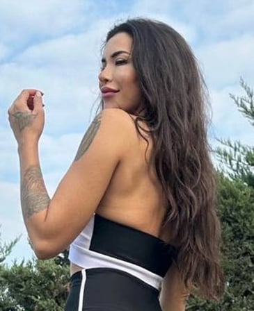 Siyah Beyaz Boyundan Bağlamalı Spor Büstiyer - Sporcu Sütyeni