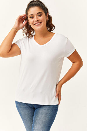 Kadın Büyük Beden V Yaka Basic Kısa Kollu Beyaz T-Shirt