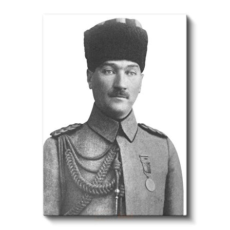 Genç Subay Atatürk - Kalpaklı Askeri Portre Kanvas Tablo