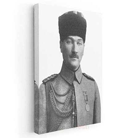 Genç Subay Atatürk - Kalpaklı Askeri Portre Kanvas Tablo