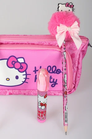  x Dekomus "Heart Key Collection" Hello Kitty Lisanslı Kalem Çantası ,Kurdele Tepeli Kurşun Kalem,Roket Silgi ve Kalem Seti