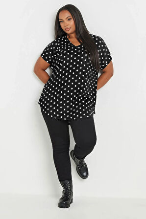 Büyük Beden Kısa Kollu V Yaka Puantiyeli Bluz 303497