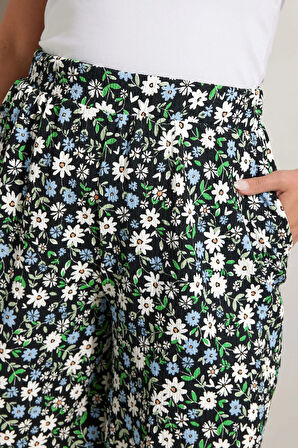 Büyük Beden Beli Lastikli Desenli Bol Kesim Likralı Cepli Şort 145288