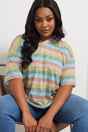 Büyük Beden V Yaka Çizgili Zebra Desenli T-shirt 303953