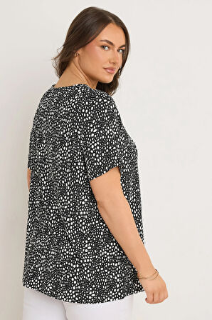 Büyük Beden Kısa Kollu Bisiklet Yaka Desenli Bluz 615913