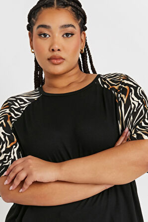 Büyük Beden Kısa Kollu Bisiklet Yaka Leopar Desenli T-shirt 303736