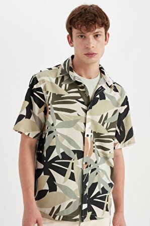 DeFacto Regular Fit Yazlık Hawaii Baskılı Pamuklu Kısa Kollu Gömlek C7667AX24SMKH373
