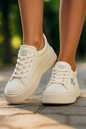 Günlük Kadın Sneaker Bağcıklı Yıldız Detaylı Yüksek Taban Simli Rahat Ayakkabı 7100
