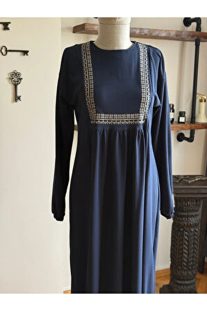 Şardonlu ve Nakışlı Örme Elbise 2427 NAVRA |