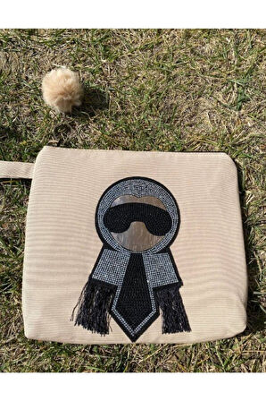 KARL LEGERFELD TAŞLI DERİ APLİKELİ PONPONLU PORTFÖY CLUTCH EL VE MAKYAJ ÇANTASI 24X29 CM
