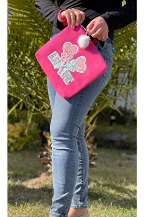 PUL PAYETLİ LOVE KALPLİ APLİKELİ PONPONLU PORTFÖY CLUTCH EL VE MAKYAJ ÇANTASI 25X28 CM