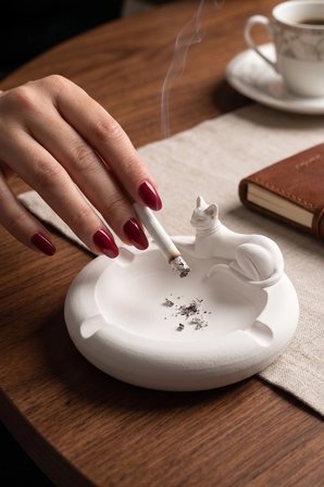 El yapımı obje, Kedi Kül Tablası, Dekoratif Kül Tablası, Tasarım Küllük, Hediyelik Obje, Kadın Hediye, Ofis Dekorasyonu, Babalar Günü Özel, Eşe Hediye, Sevgiliye Hediye, Araç Küllük