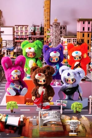 MINISO Rebel Bear Pozlanabilir Figür Çantalı Serisi Sürpriz Figür Koleksiyonluk Blind Box Oyun Set