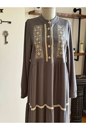 Yarım Pat Nakışlı ve Dantelli Örme Elbise 2407 NAVRA |