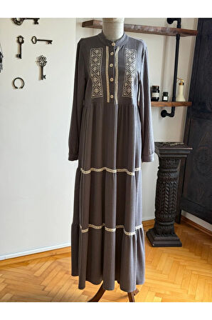 Yarım Pat Nakışlı ve Dantelli Örme Elbise 2407 NAVRA |