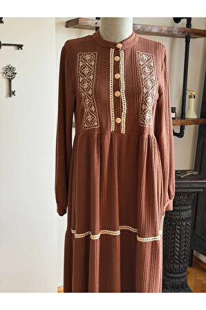 Yarım Pat Nakışlı ve Dantelli Örme Elbise 2407 NAVRA |