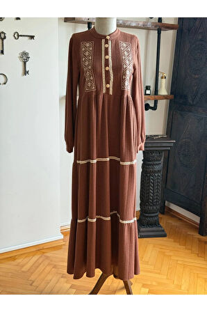 Yarım Pat Nakışlı ve Dantelli Örme Elbise 2407 NAVRA |