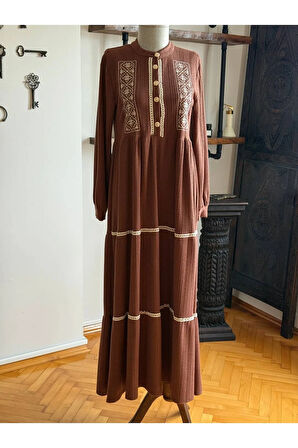 Yarım Pat Nakışlı ve Dantelli Örme Elbise 2407 NAVRA |