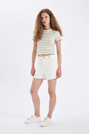 DeFacto Mom Fit Yüksek Bel Katlamalı Paça Jean Şort D4585AX24HSWT1