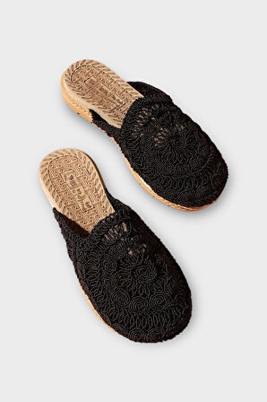 Kadın Hasır Örgü İşlemeli Önü Kapalı Günlük Rahat Terlik SİYAH