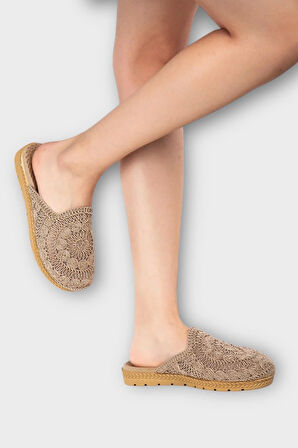 Kadın Hasır Örgü İşlemeli Önü Kapalı Günlük Rahat Terlik VİZON