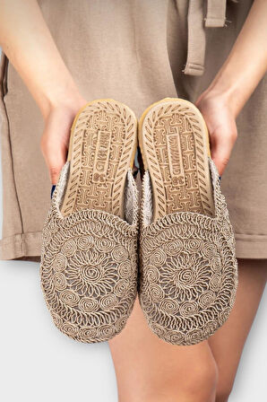 Kadın Hasır Örgü İşlemeli Önü Kapalı Günlük Rahat Terlik VİZON