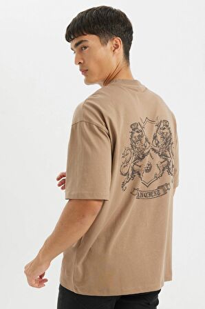 DeFacto Oversize Fit Bisiklet Yaka Sırt Baskılı Kısa Kollu Tişört D4910AX24AUBN551