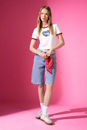 DeFacto Coool Hello Kitty Fitted Bisiklet Yaka Ribana Kısa Kollu Tişört D4215AX24HSWT32