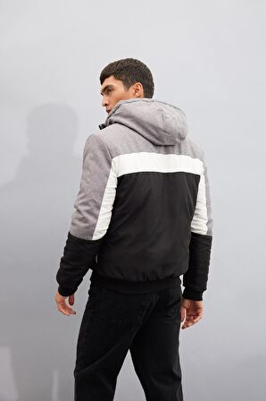 DeFacto Slim Fit Şişme Mont Dar Kesim Renk Bloklu Kapüşonlu Polar Astarlı Fermuarlı N4530AZ24AUGR361