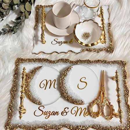 	Epoksi tepsi seti •	Epoksi damat fincanı •	İkili epoksi tepsi takımıEpoksi söz tepsisi •	Epoksi nişan tepsisi •	Kişiye özel epoksi tepsi •	Altın varaklı epoksi tepsi •	Çiçekli epoksi tepsi •	Şeffaf epoksi tepsi