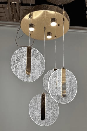 Modern Gold Detaylı Dokulu Akrilik 5'lü LED Sarkıt Avize
