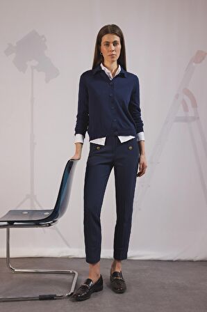 DeFacto Skinny Fit Yüksek Bel Cepli Düğmeli Düz Paça Kumaş Pantolon E5431AX25SPNV253