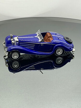 Eski Clasik Model Işıklı Sesli 1.36 Ölçek Oyuncak araba