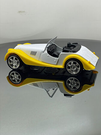 Eski Clasik Model Işıklı Sesli 1.36 Ölçek Oyuncak araba