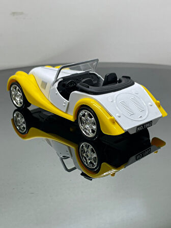 Eski Clasik Model Işıklı Sesli 1.36 Ölçek Oyuncak araba