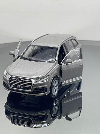 1.36 Ölçek Audi Q7 Metal Oyuncak Araba