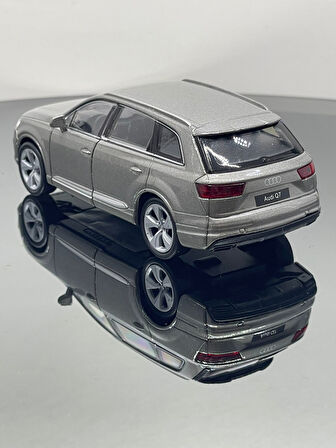 1.36 Ölçek Audi Q7 Metal Oyuncak Araba