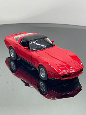 1.36 Ölçek Chevrolet Corvette 1982 Model Oyuncak Araba