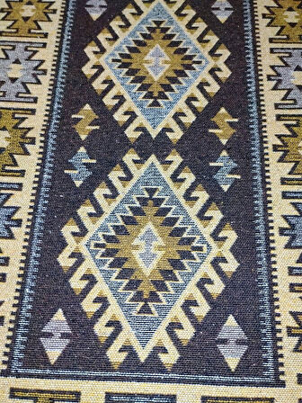 Makine Dokuma Uşak Kilimi, Püsküllü, Çift taraflı