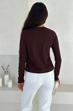 Kadın Volanlı Dikiş Detaylı Premium Bluz – Vücut Şekillendirici & Modern Kesim