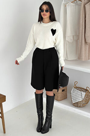 Kadın Kalpli Kalın Triko Kazak – Oversize & Minimal Romantik Stil
