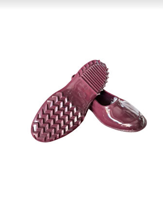 Kaydırmaz Lastik Ayakkabı