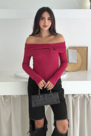 Kadın Madonna Yaka Halka Detaylı Bluz – Cesur & Şehirli Stil