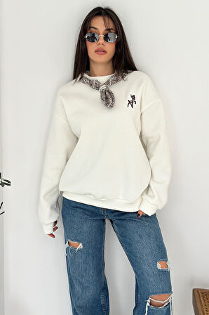 Kadın Dekoratif Yakalı Likralı Sweatshirt – Konforlu & Karakterli Stil