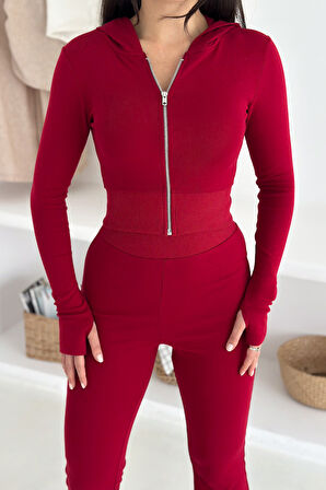 Kadın Likralı Fermuarlı Takım – Cesur & Vücuda Oturan Stil