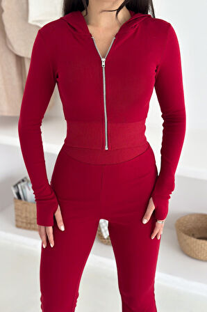 Kadın Likralı Fermuarlı Takım – Cesur & Vücuda Oturan Stil