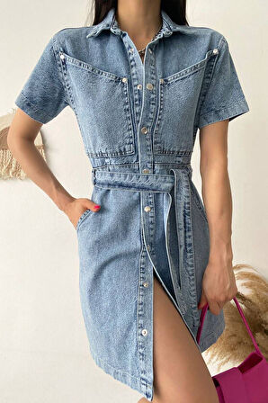 Kadın Kemerli Düğmeli Denim Elbise – Şehirli & Vücuda Oturan Stil