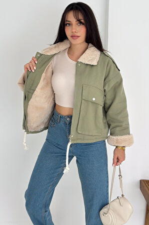 Kadın Peluş Detaylı Fermuarlı Mont – Sıcak & Şehirli Stil