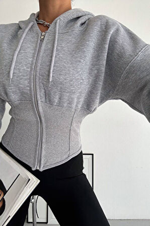 Kadın Siyah Fermuarlı Hoodie – Minimal Sokak Ruhuyla