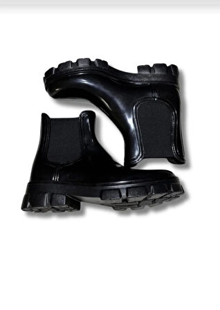 Kaymaz Lastikli Kadın Bot